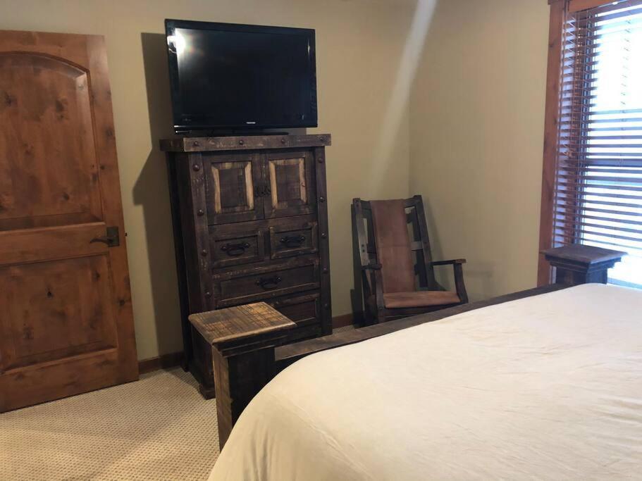 קלוג Penthouse Mountain Haven With Community Spa Room מראה חיצוני תמונה
